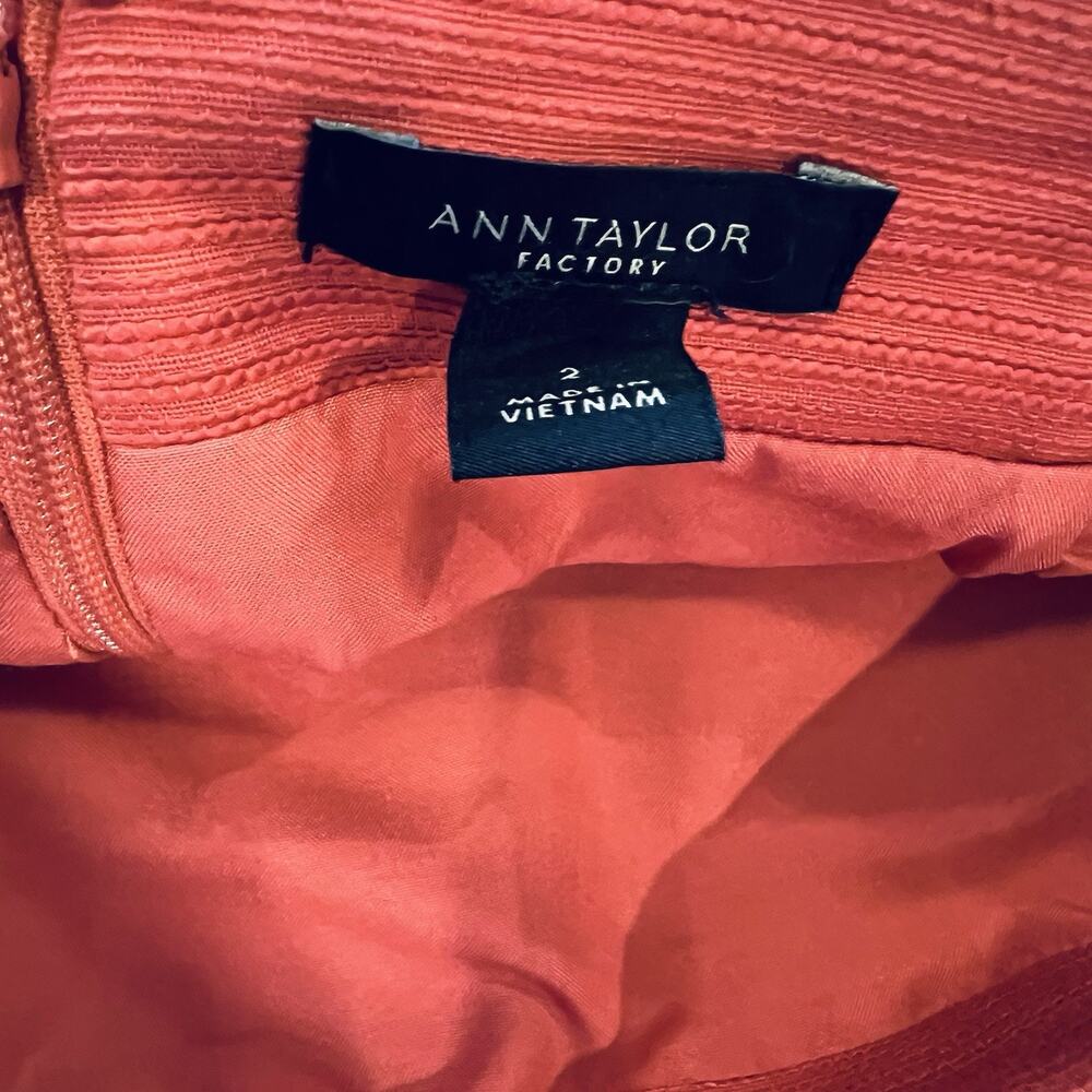 Ann Taylor Women's Size 2 Pencil Skirt Dark Pink/Red Ribbed - Picture 3 of 3
